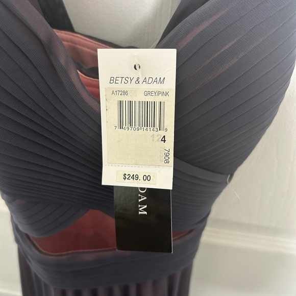 BETSY & ADAM evening gown - size 4 - Picture 5 of 5